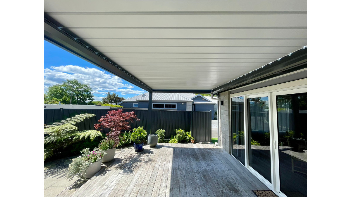 180 30 Slimline Roof and 150 Midi Kiss Pivots (2)