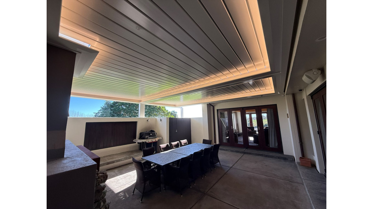 200 35 Slimline Roofs with Inside face lighting (1)