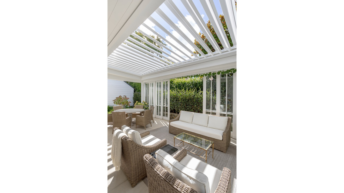 Louvretec Translucent Opening Roof lr
