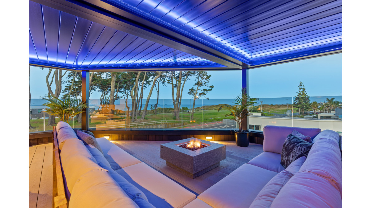 PapamoaBeachSuperRoof
