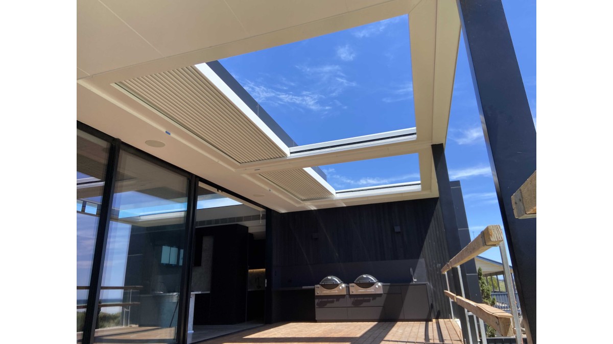 Louvretec Retract Roof 1lr