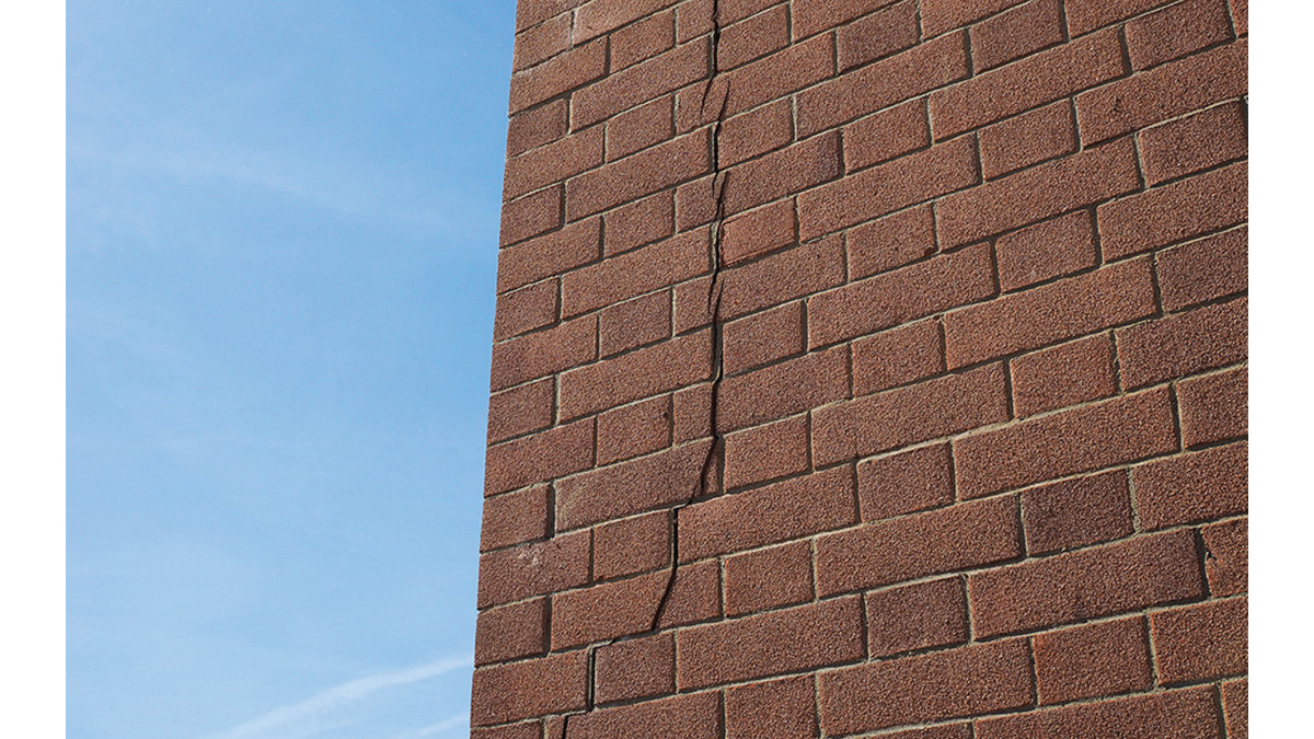 EBOSS Bricklock Corner Crack Example