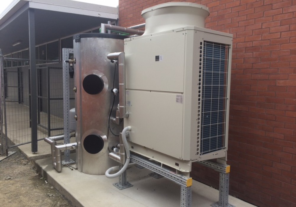 QAHV — 40kW CO₂ Heat Pump for Commercial Potable Water Heating