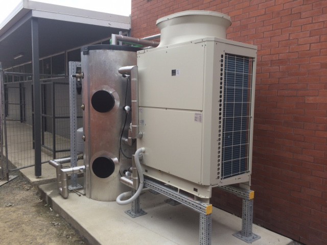 QAHV — 40kW CO₂ Heat Pump for Commercial Potable Water Heating