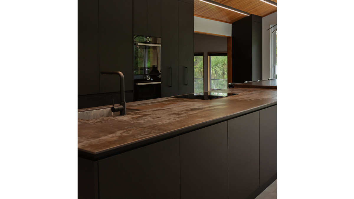 Andrea Ellis Kitchen Studion black kitchen of the year photography Emma McDonald fotographicnz7