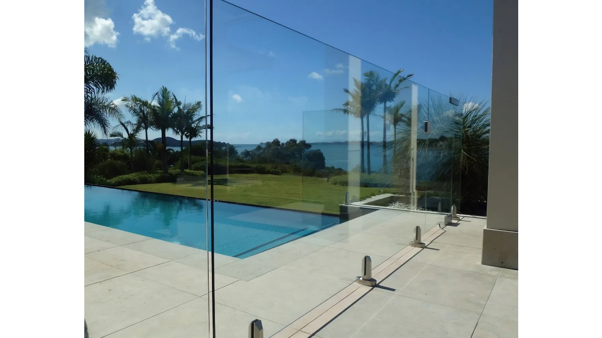 SP10 Pool Fence