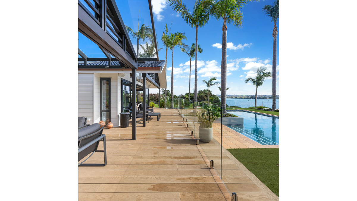 pool fence a