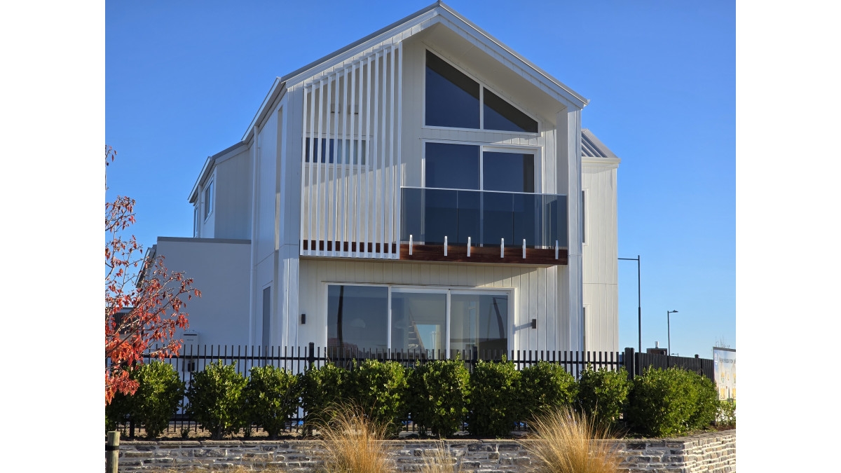 SP13 White Taupo 1