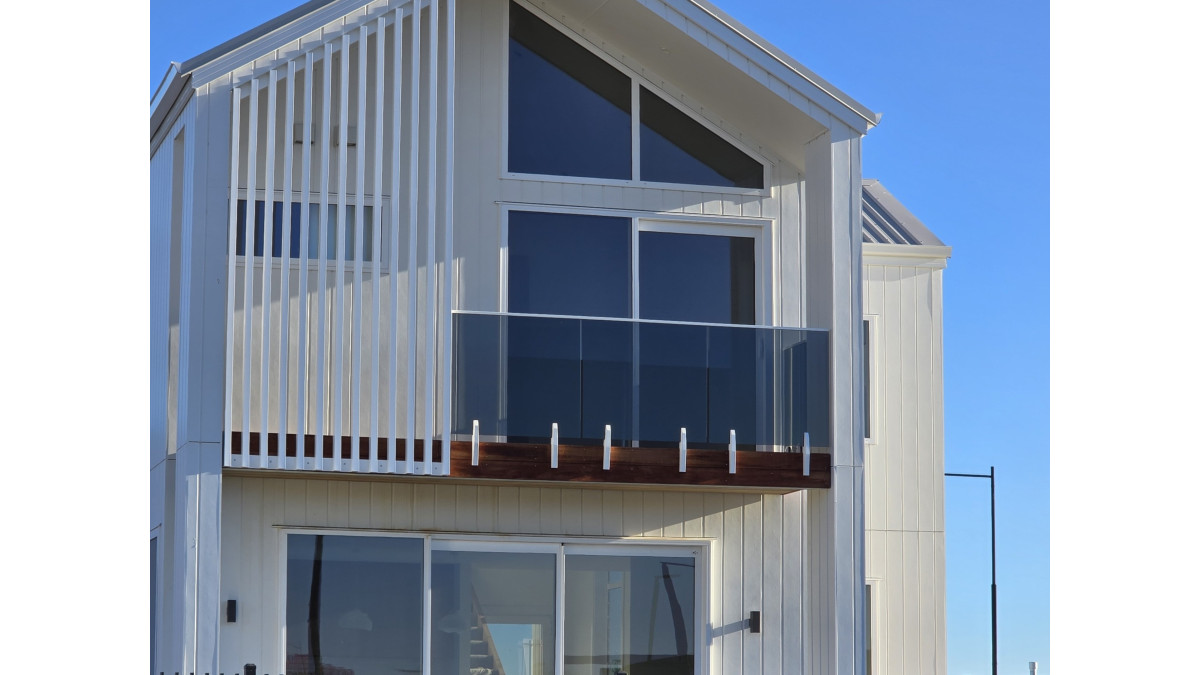 SP13 White Taupo 4