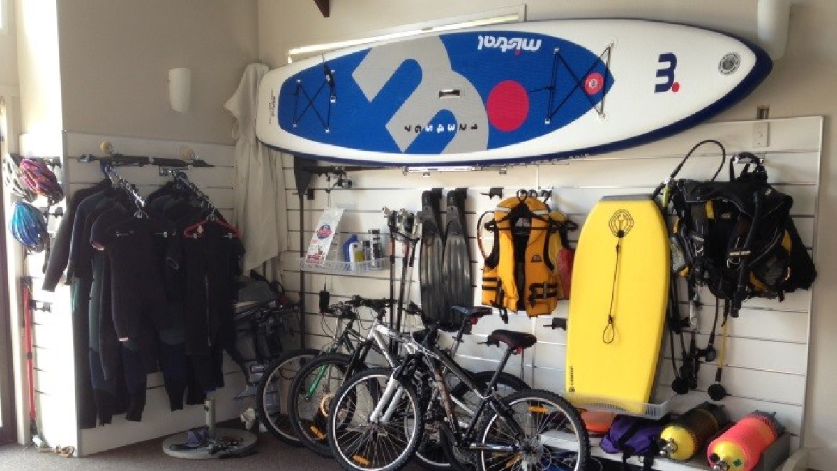 PLankwall Home Storage   Beach Garage