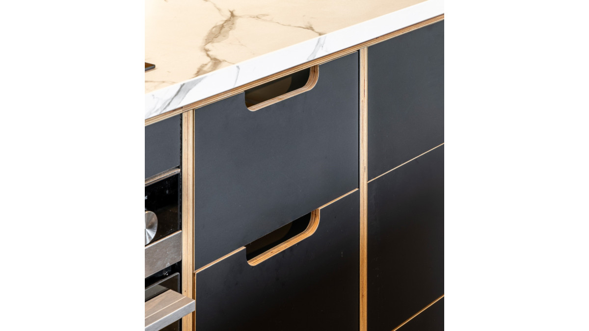 Charisma Acrylic Black MasterCraft healy