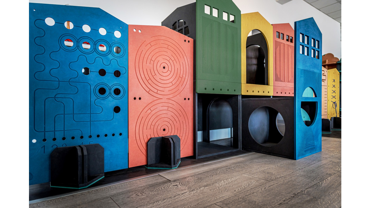 Colour Panel Play space green red blue yellow lr