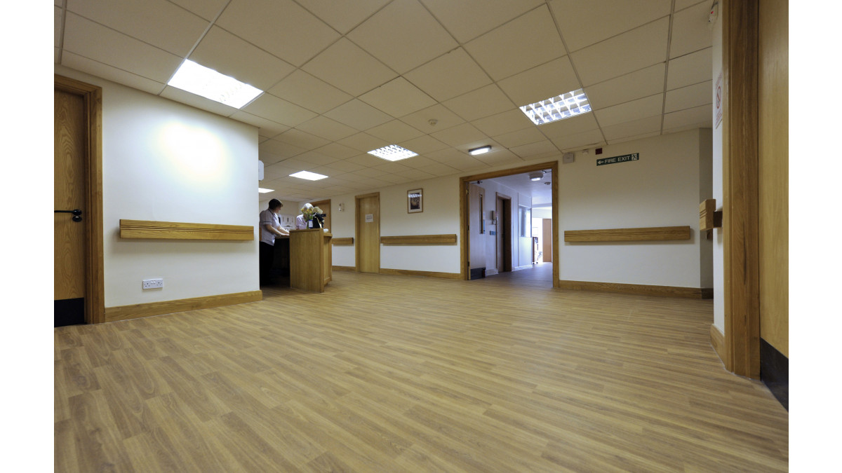 Butterwick Hospice European Oak 3342