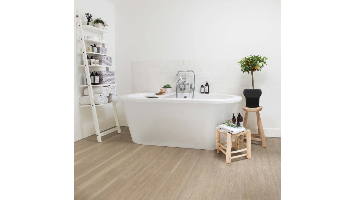 Expona Superplank 2111 Bleached Oak Bathroom