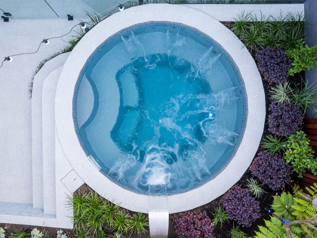 Round Fibreglass Pool