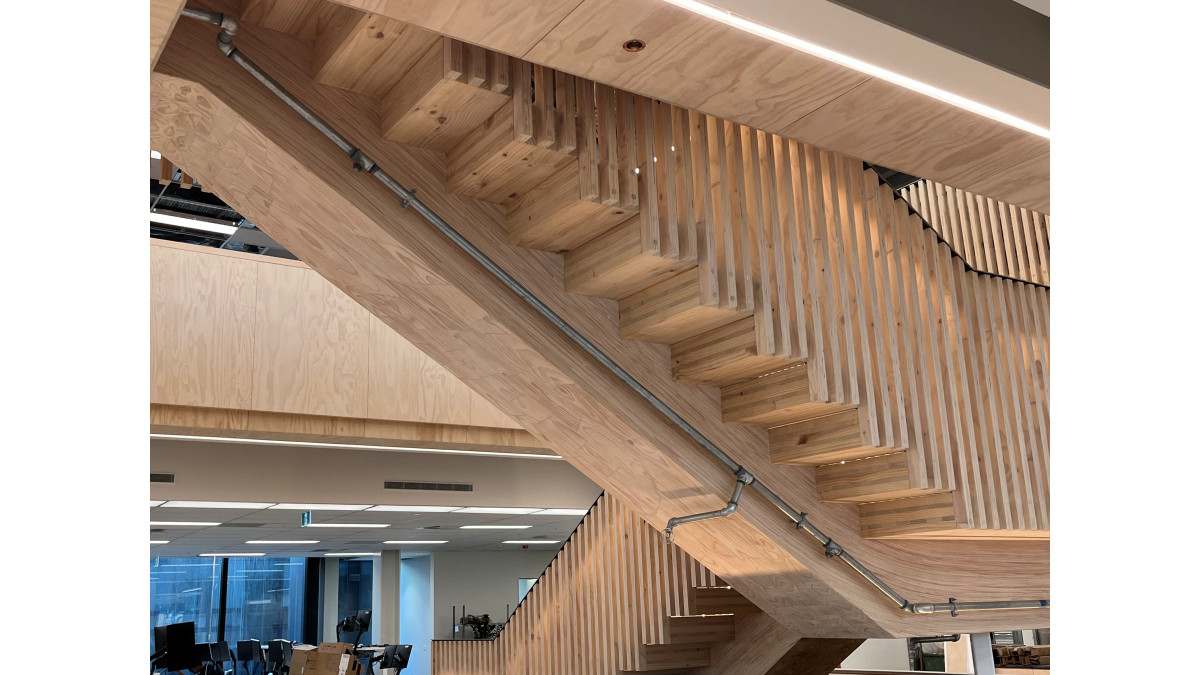 Beca Stair 14