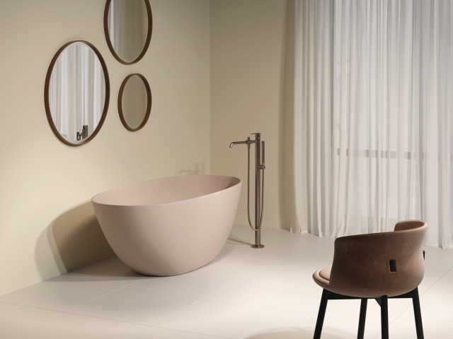 Isola Freestanding Bath