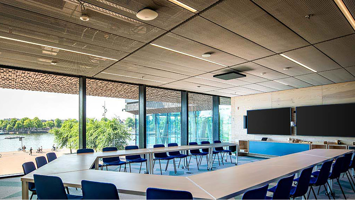 Bookingcom case study meeting room 2