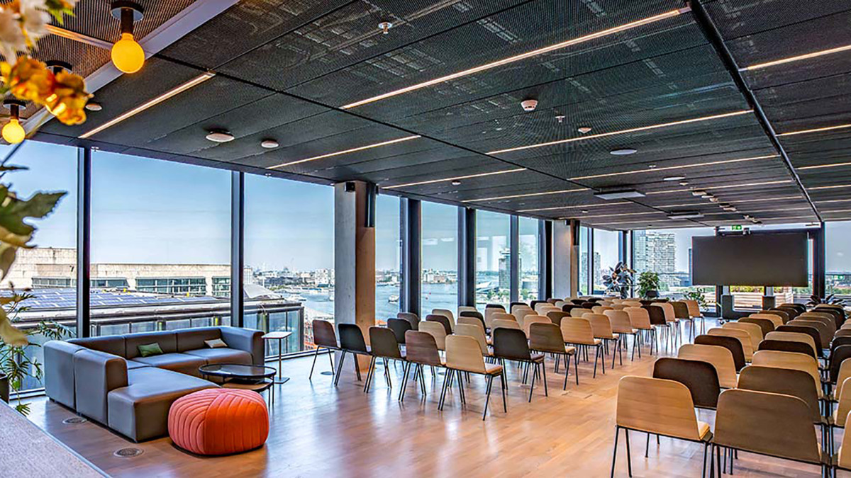 Bookingcom case study meeting room