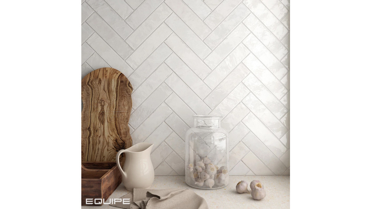Tribeca 60x246 GYPSUM WHITE kitchen