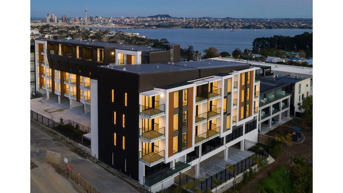 chelsea bay apartments using unex frameless glass balustrade