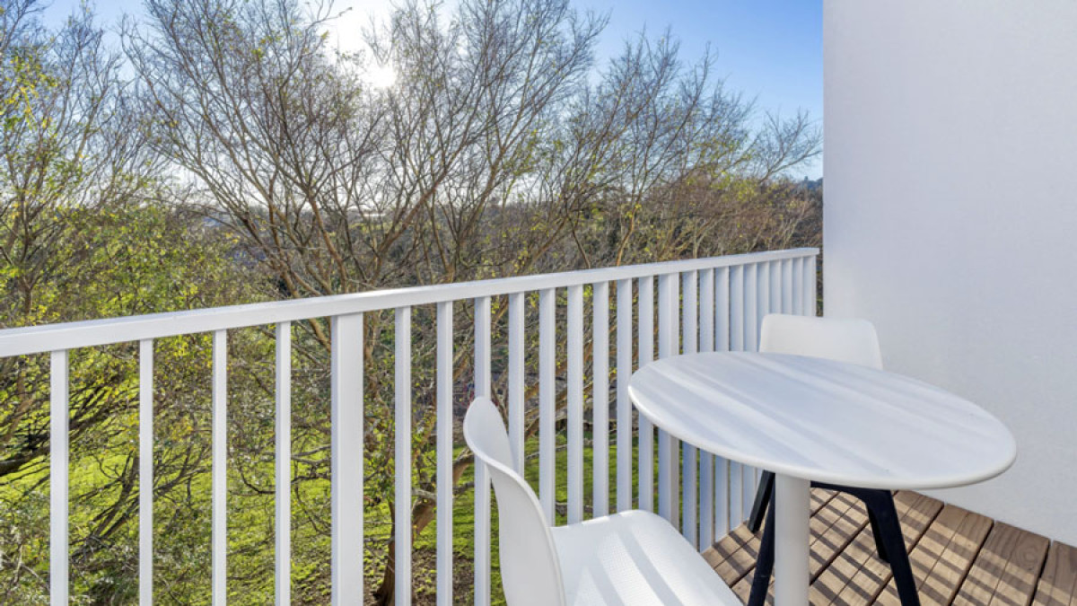 unex balustrade on apartment deck
