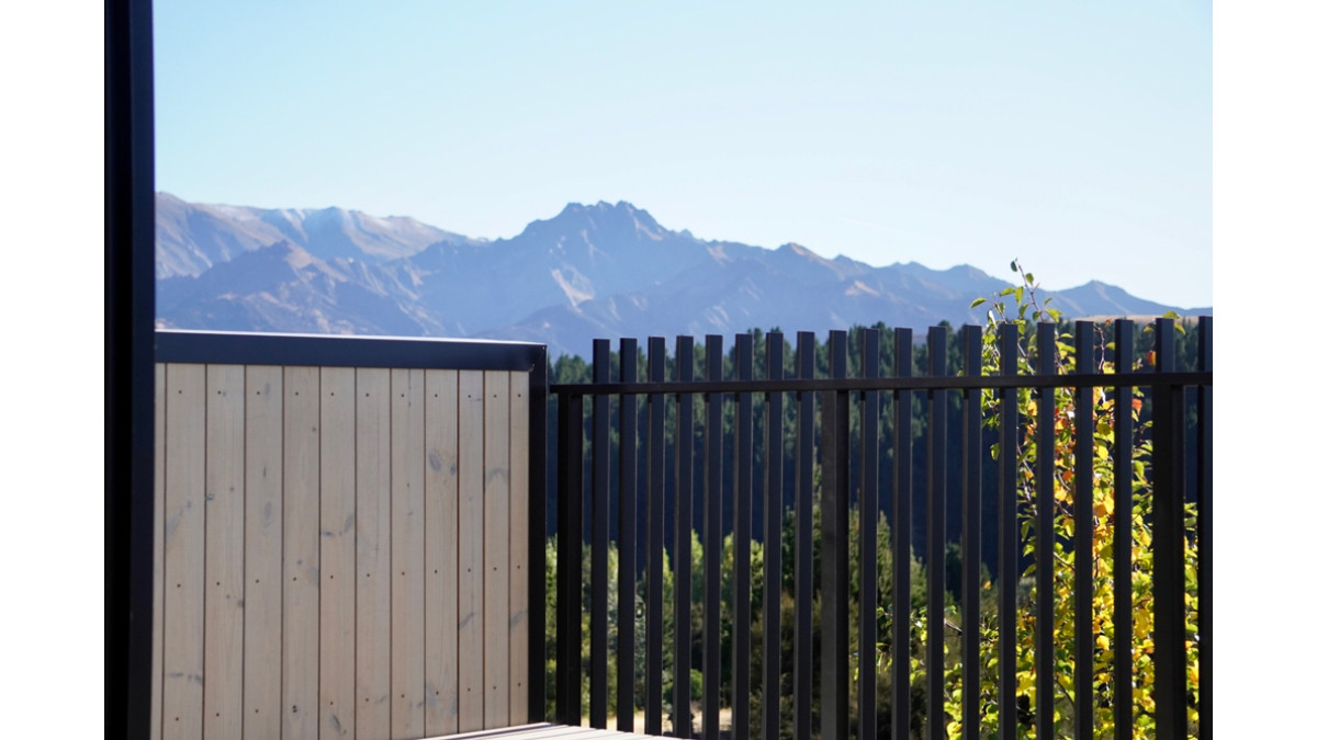 unex henley fin balustrade