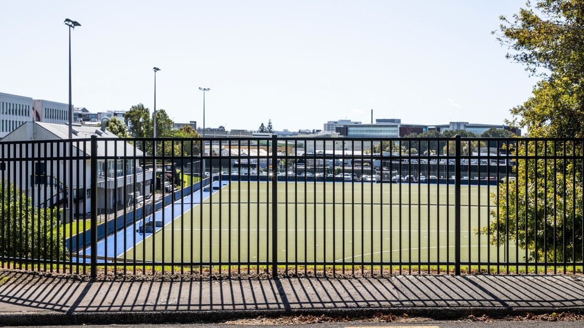 1 1.8m Assure HD Fence installed at Auckland Grammer School