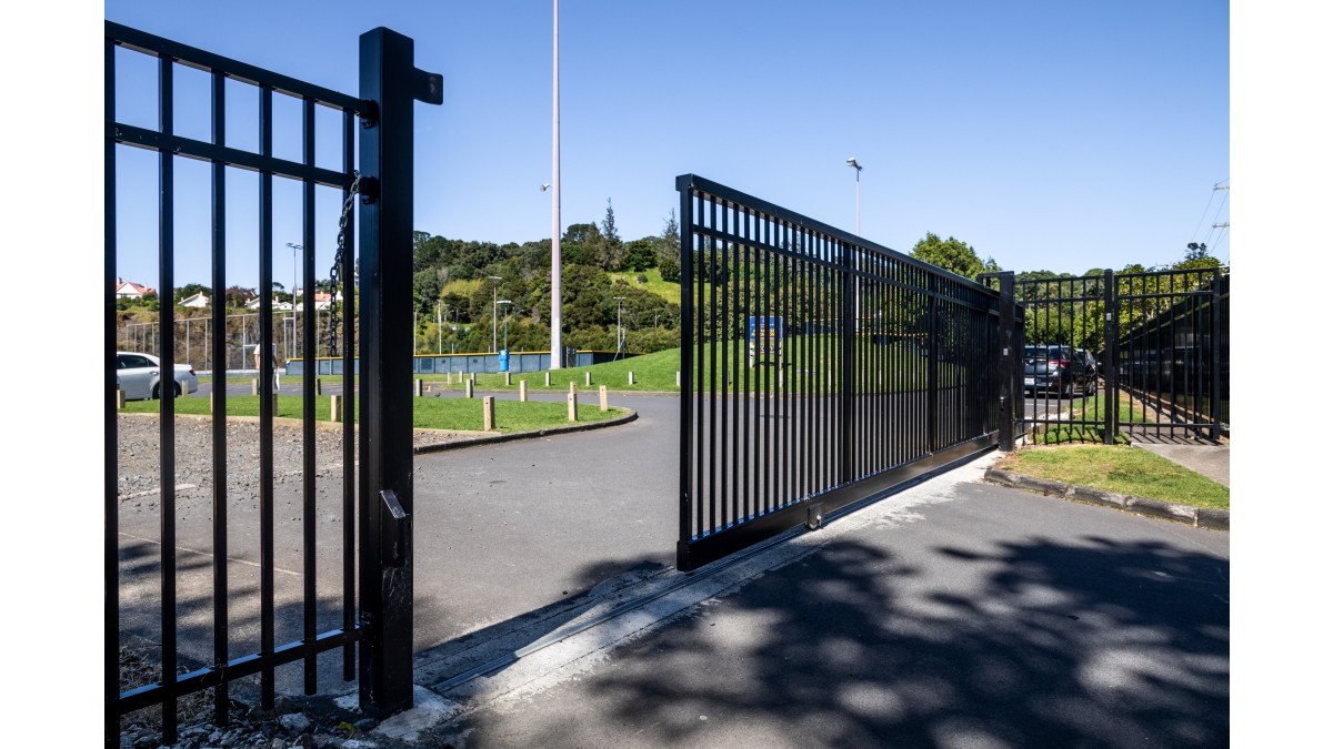3 1.8m Assure HD fence and automated vehicle gate installed at Auckland Grammer School