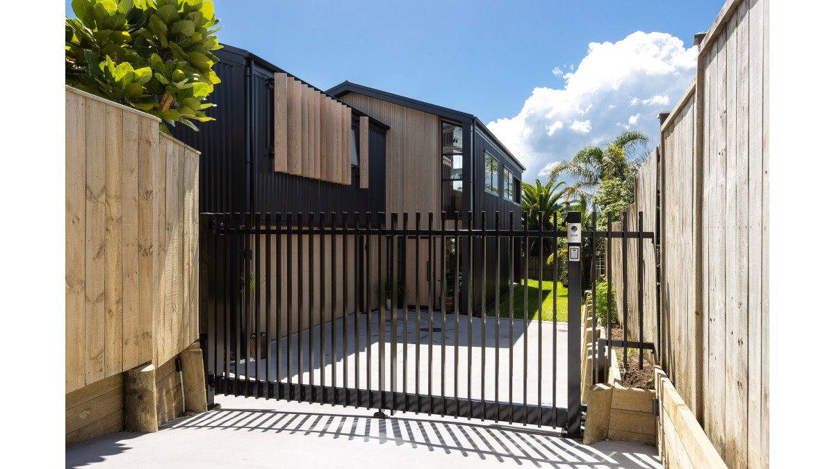 7 Custom Paladin fence and vehicle gate installed at residential project resized