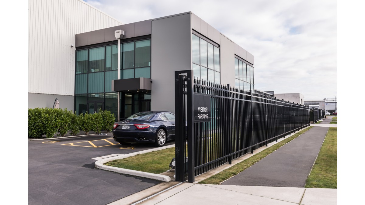 6a 2.1m Secura fence and vehicle gate installed at commercial property