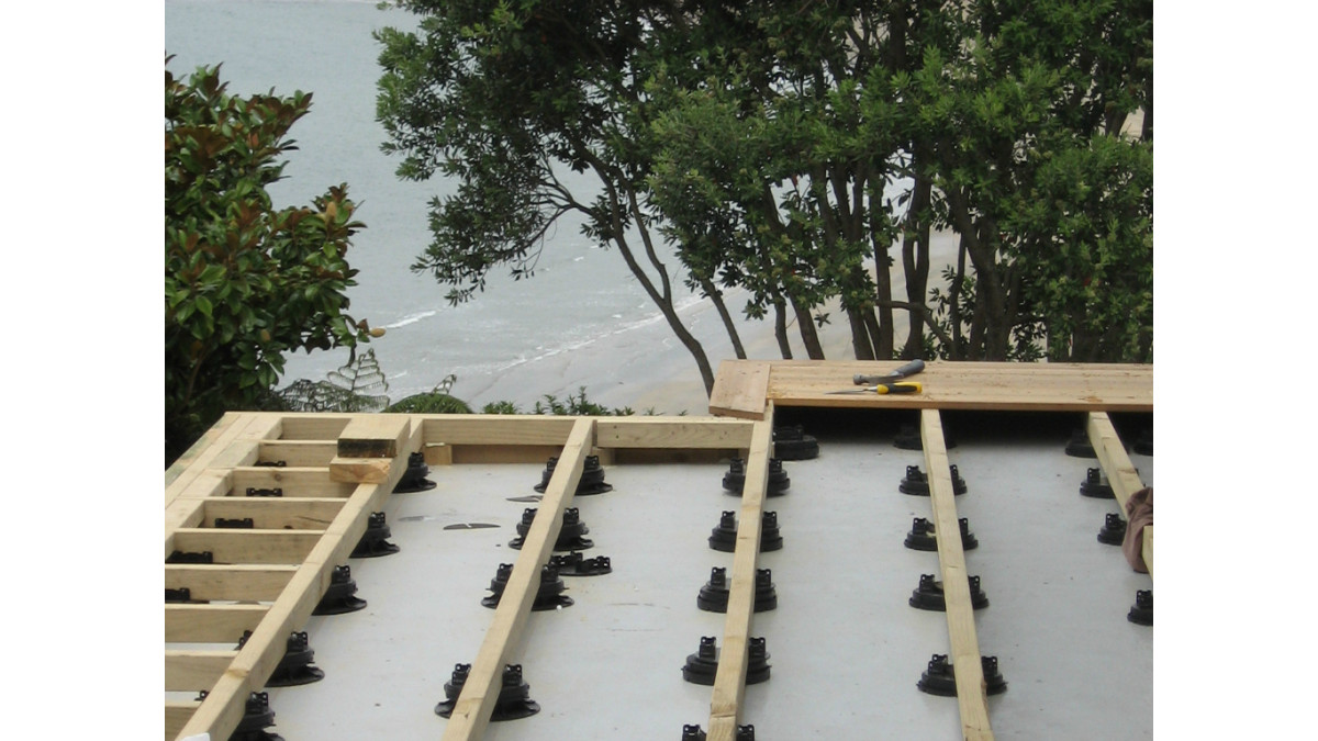 Viking Buzon with Timber Decking