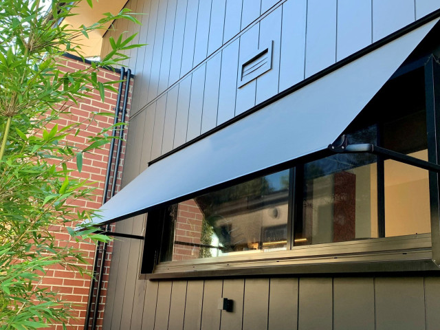 Italia Box Awning