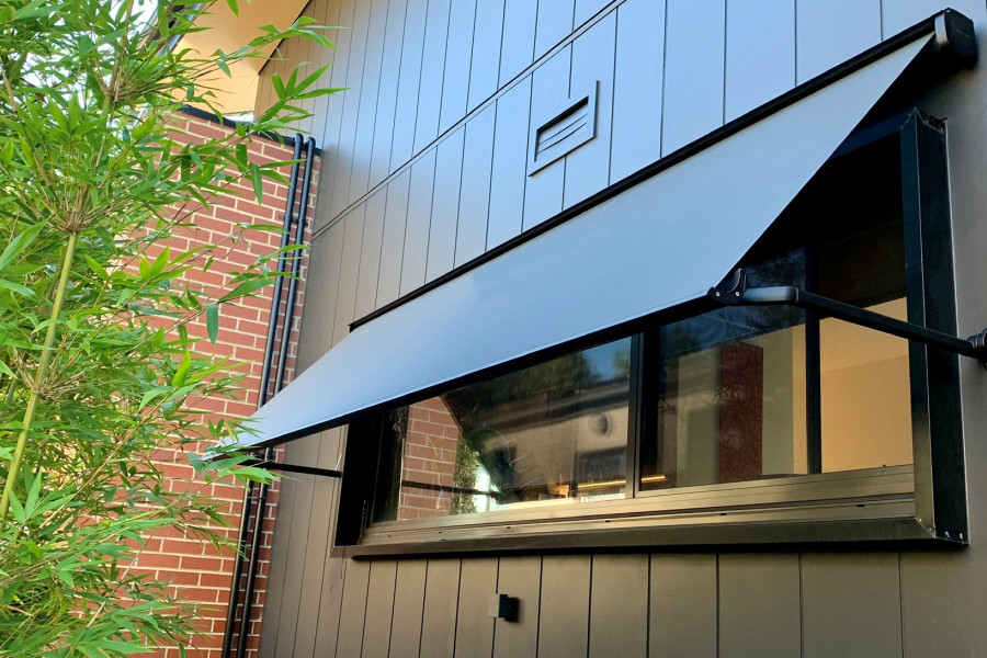 Italia Box Awning