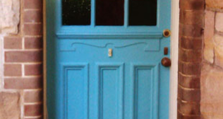 aqua gloss door in blue