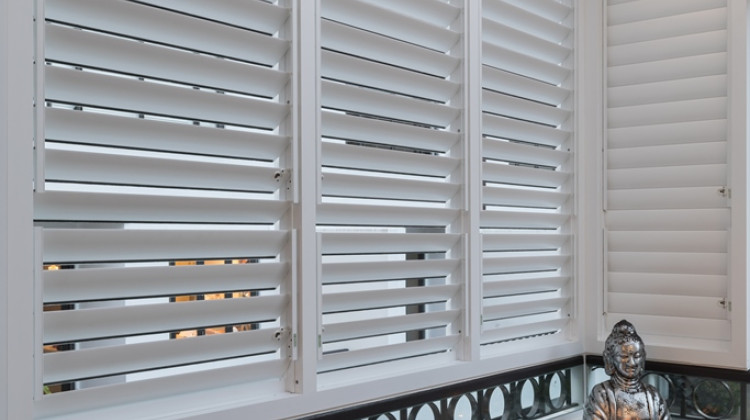 KISS Pivot Hand Operable Midi Louvres
