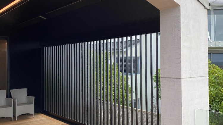 Spiral Pivot Motorised and Hand Op. Louvres
