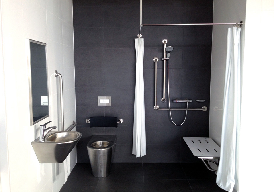 Commercial Bathroom Fixtures Made to Last