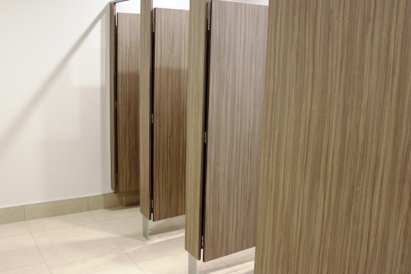 K-Moda: A Classic Toilet Partition System with Modern Design Features