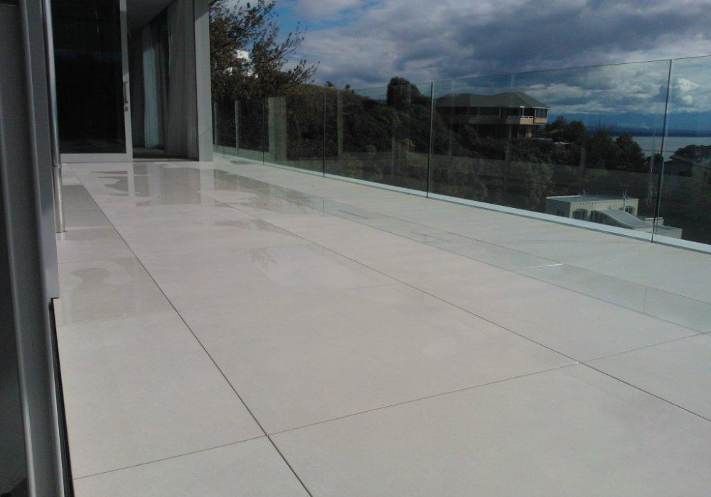 Create Compliant Indoor/Outdoor Flow with Screwjack Pedestals