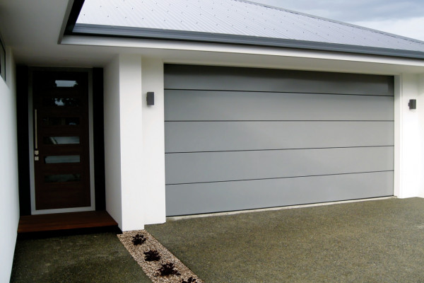 New Garage Door Style to Complement Modern Home Designs