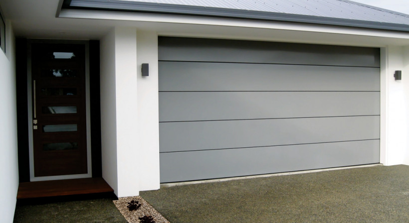 New Garage Door Style to Complement Modern Home Designs