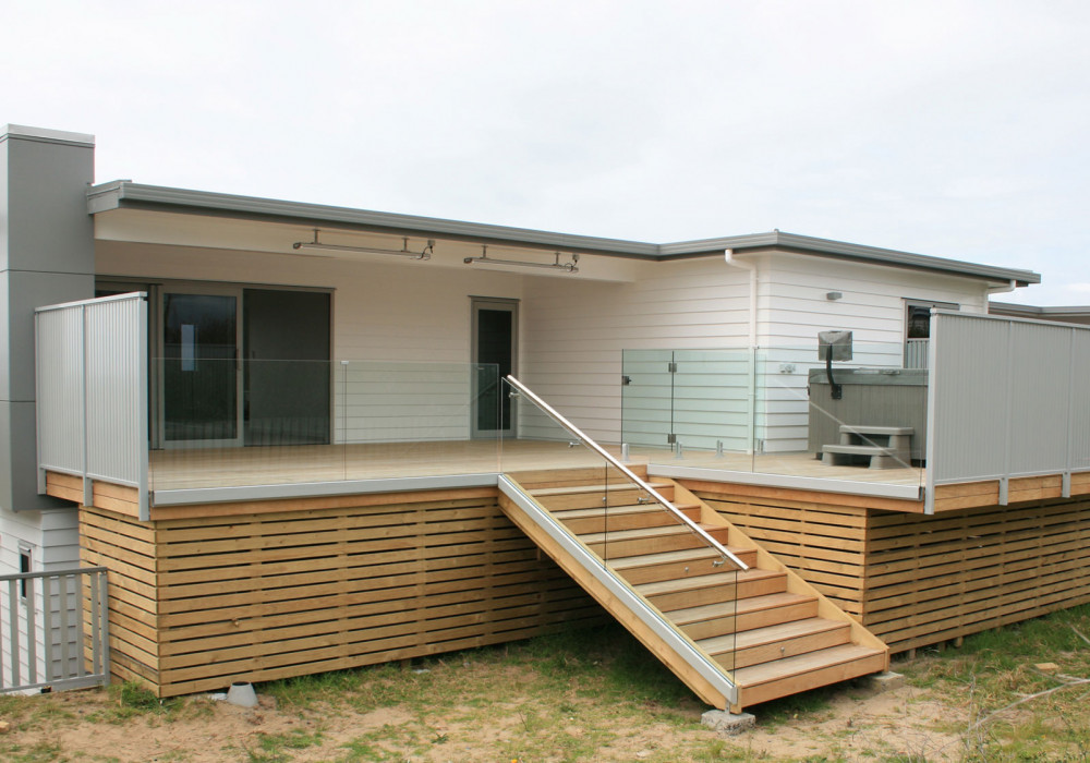 Balustrade Privacy Screens for an Omaha Beach Home