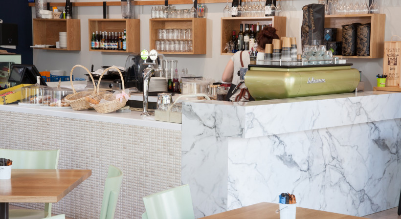 Formica Laminate Creates Magnificent Statement on a Budget