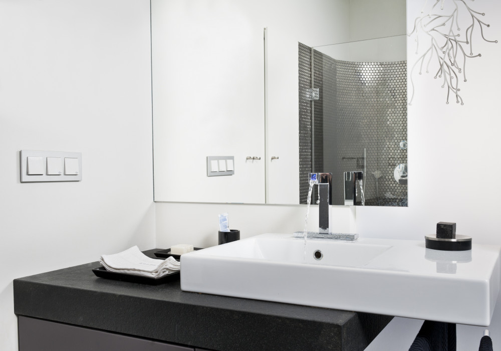 IBS Showerline Combines Strength and Durability With Style