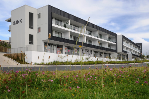 Unex Systems’ Glass and Aluminium Balustrade Solution for The Link Apartments