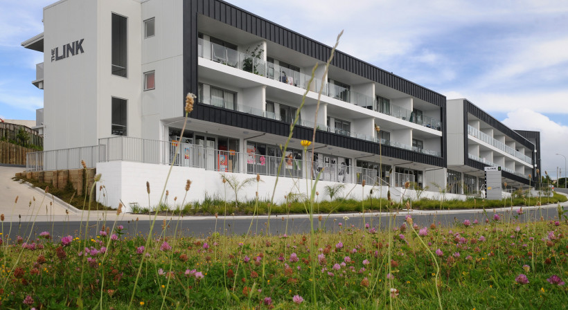 Unex Systems’ Glass and Aluminium Balustrade Solution for The Link Apartments