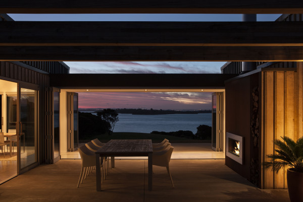 Escea Fireplace Provides Relaxing Retreat for Waiheke Island Home