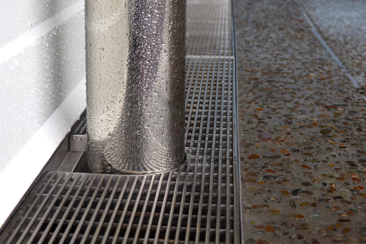 EBOSS   Downpipe + Grates (1)