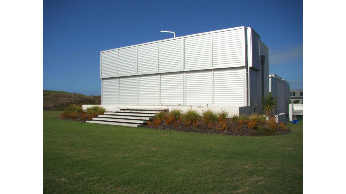 Louvres fully closed, protecting  against the elements.